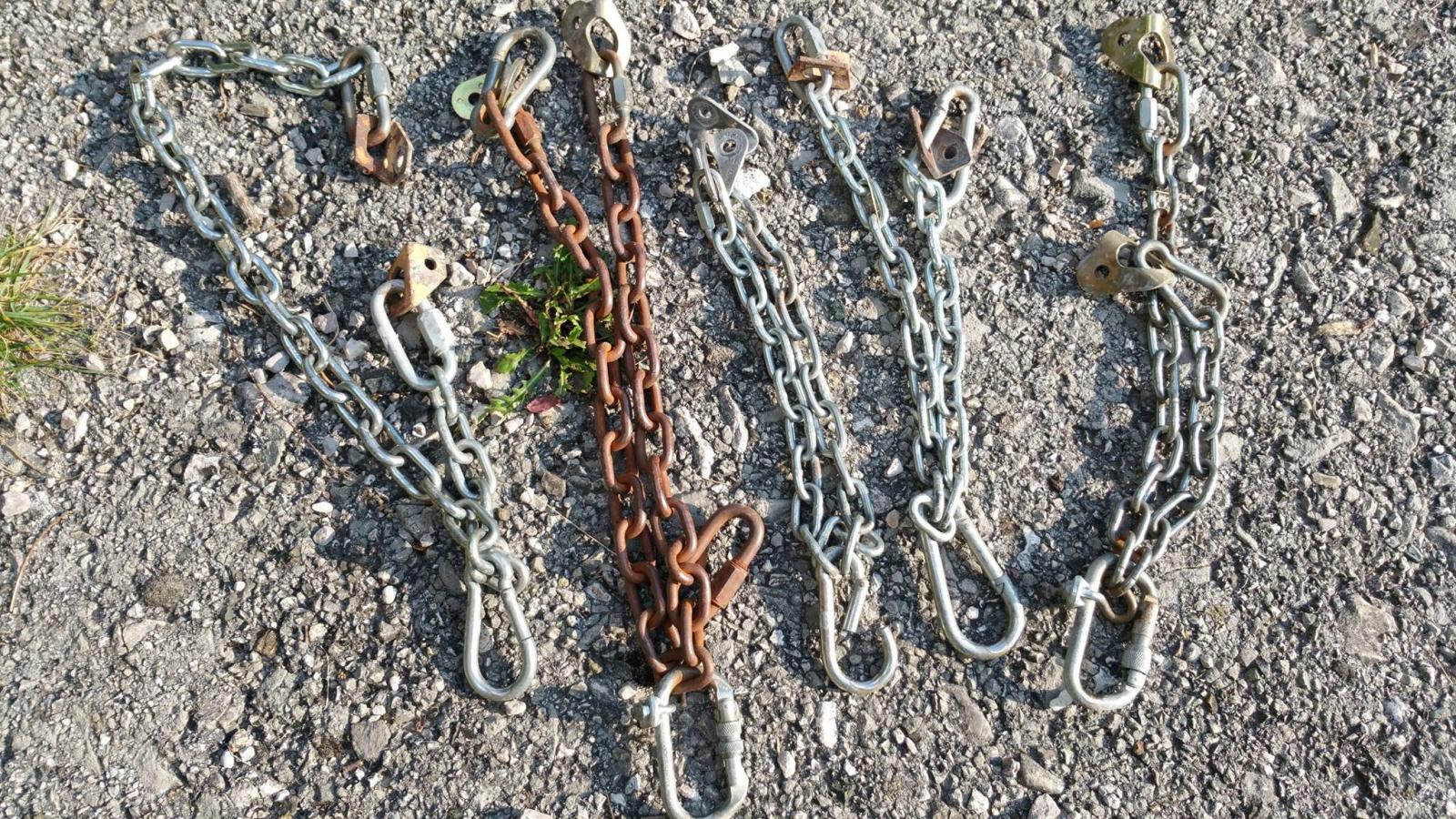 Manutenzione a Erto: vecchie catene sostituite