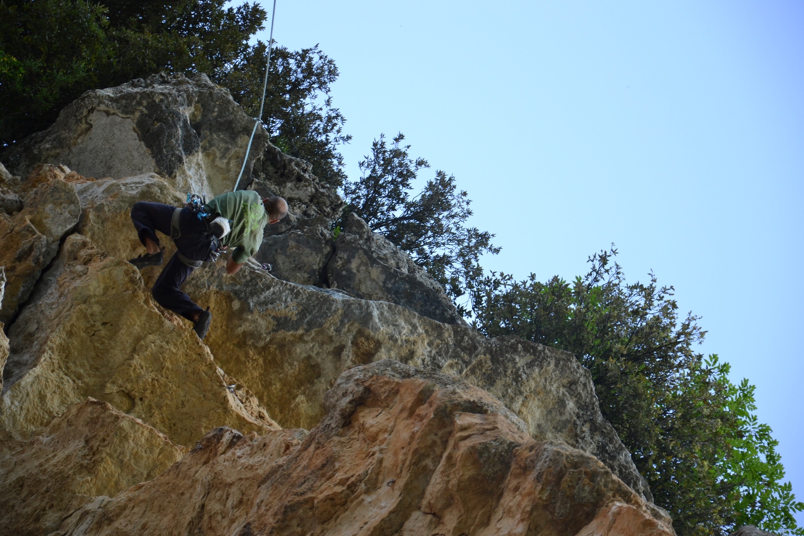 Gianluca Di Benedetto setting Tutt'al più muoio (6c)