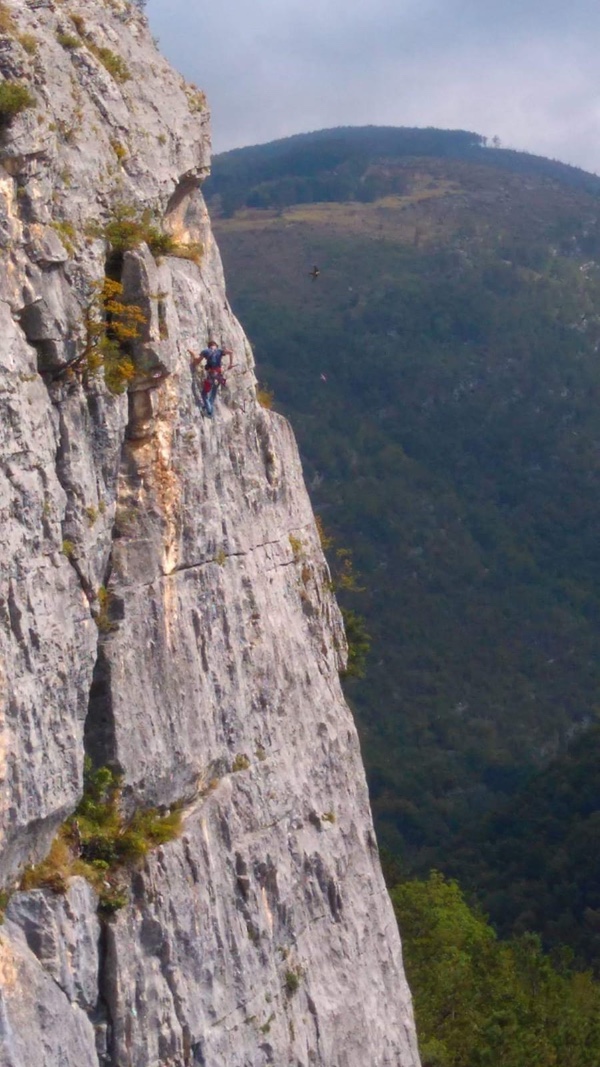 Giordano Renzani all'opera sulla Parete dell'Orso
