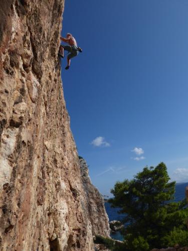 Renato bernard, Hvar