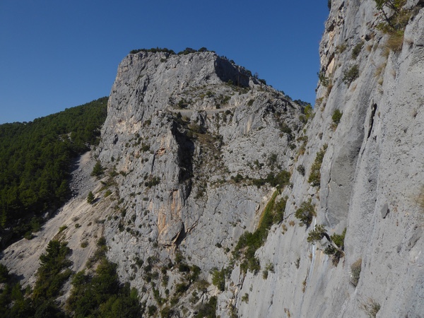 Omis, Renato Bernard, Etienne Bernard