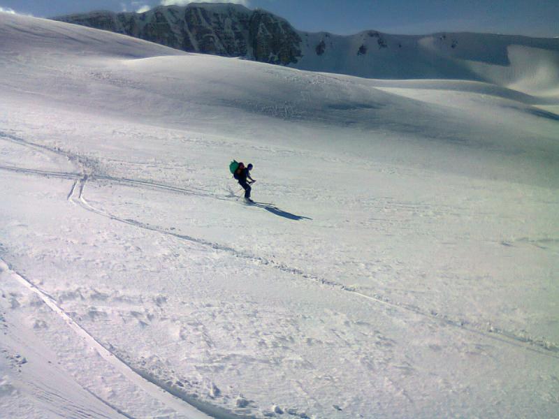 Rifugio Vincenzo Sebastiani, Discesa in Sci