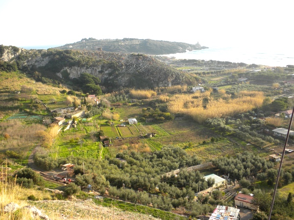 Grotta dell'Arenauta, Pueblo: rischio chiusura per comportamenti scorretti di pochi arrampicatori