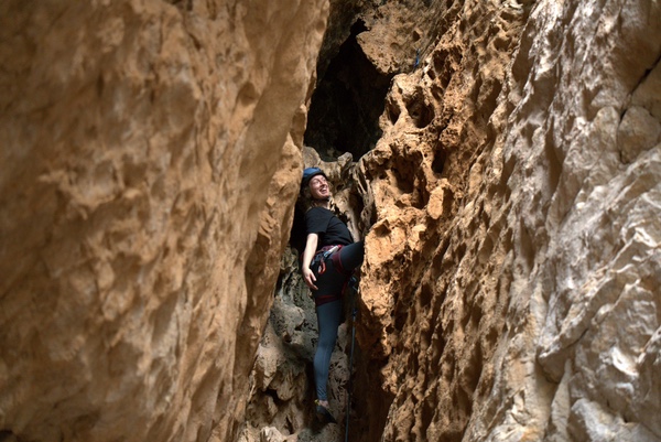 La Frostbite Society a San Vito lo Capo: Nuova donazione per la manutenzione delle vie