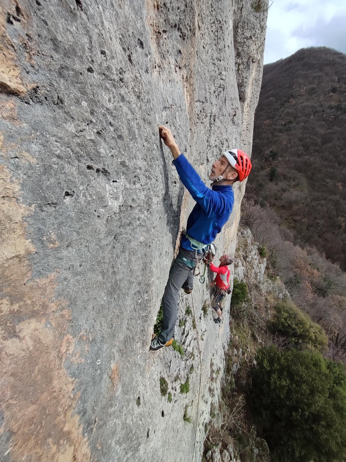 Balzo dell'Antillinara: Carlo Crisafulli su Giggiugiggiu (6b) 