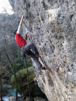 Felice Cicconi su gruviera (6a+)