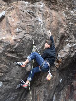 Kristian De Marchi su Nulla (7a)