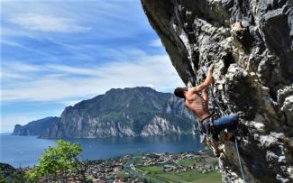 Nago-Torbole (TN)  "FALESIA BELVEDERE" KRISTIAN DE MARCHI SU" L'URLO DEL VENTO"7a