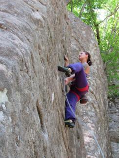 Elisa Roscini su Groviera, nella falesia di Catarcione, sul Monte Amiata