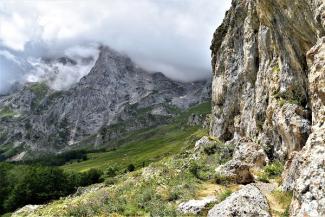 GRAN SASSO :Panorama dalla falesia Arapietra