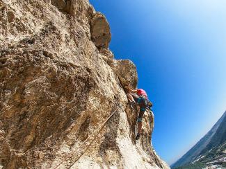 Manuel Valenti al secondo tiro di Opec 80 (6c), Paretone Oggioni