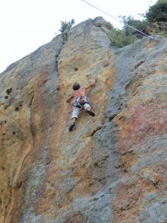 Ripa Maiale: Luca De Simone su porci con le ali (6b+)