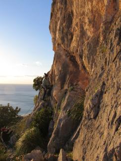 Arrampicare sul mare, al Monte Moneta, Sperlonga